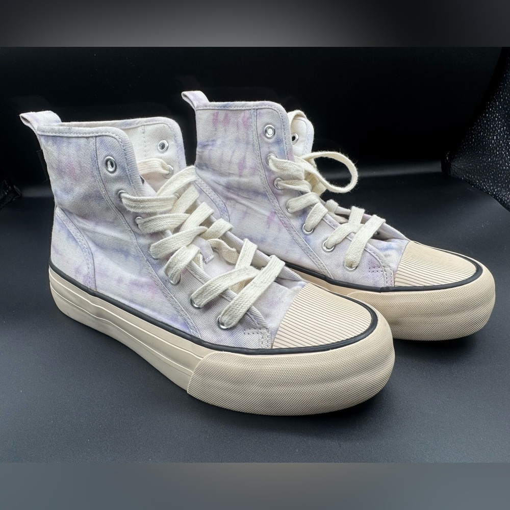 Zara Cream and Purple Sneakers for Casual Elegance